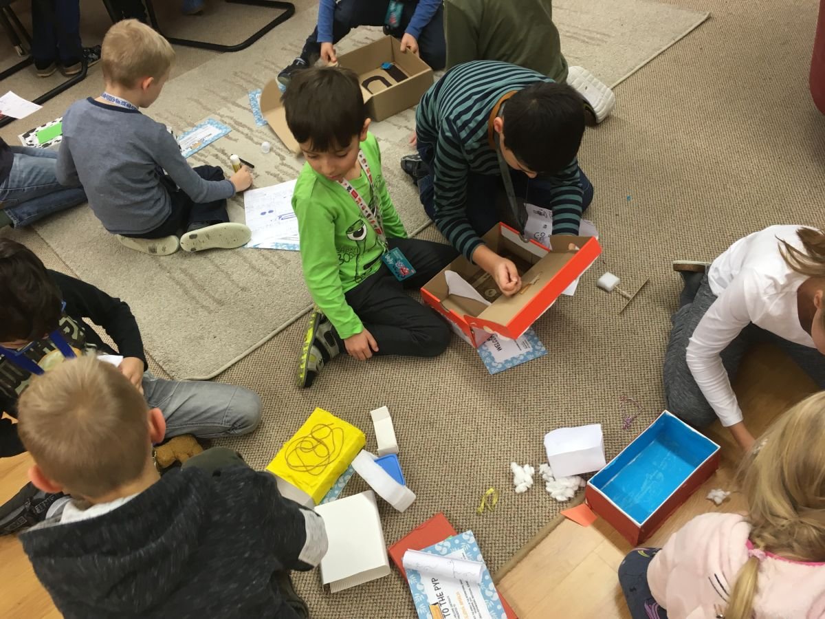 PYP 4 welcoming PYP 1 into the PYP