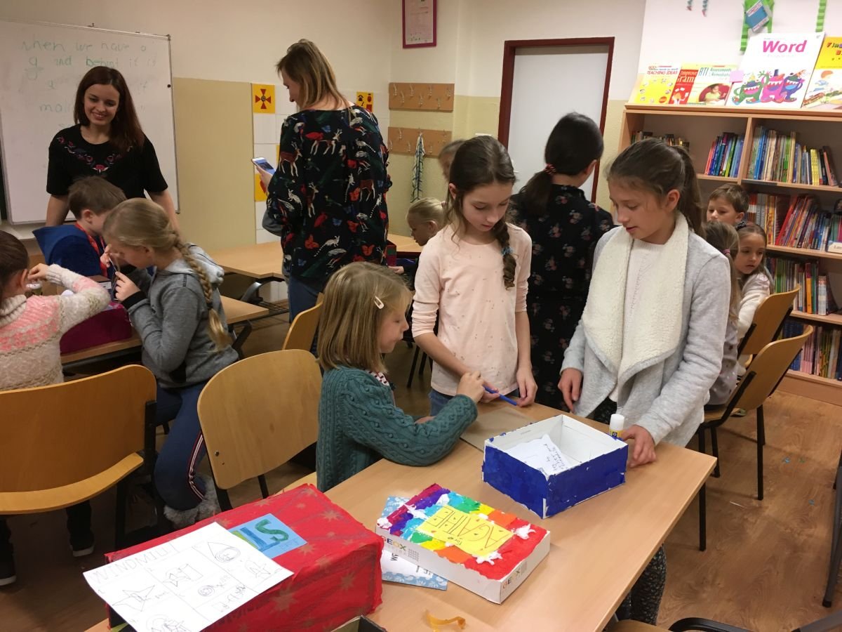 PYP 4 welcoming PYP 1 into the PYP