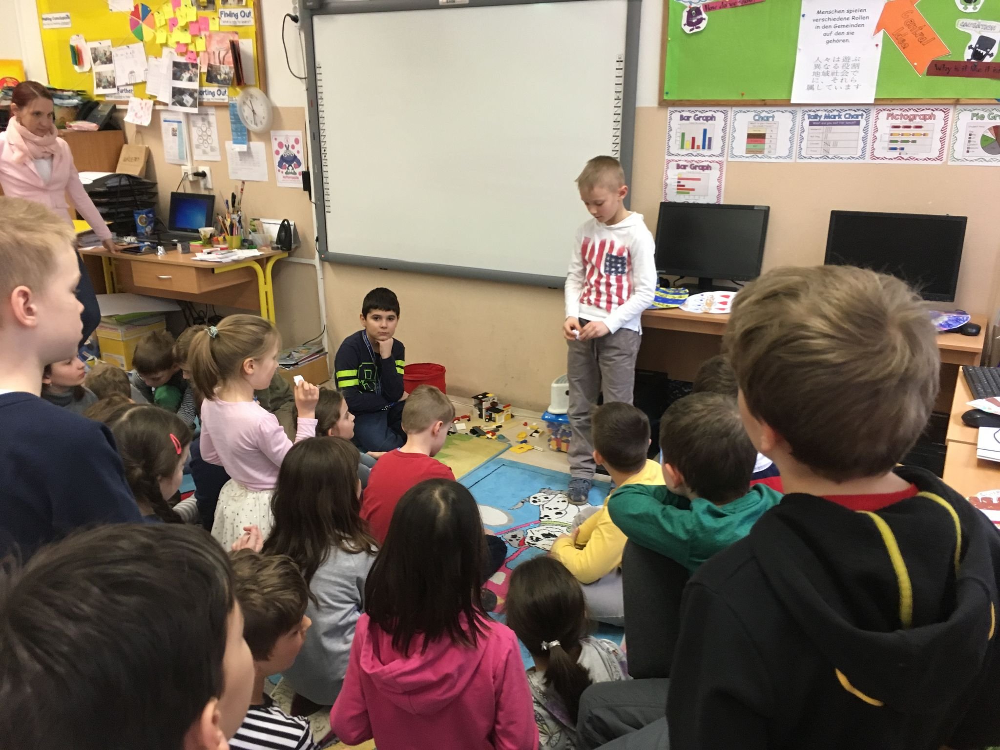 PYP 3 presenting to PYP 1 - Different patterns and symbols in Maths