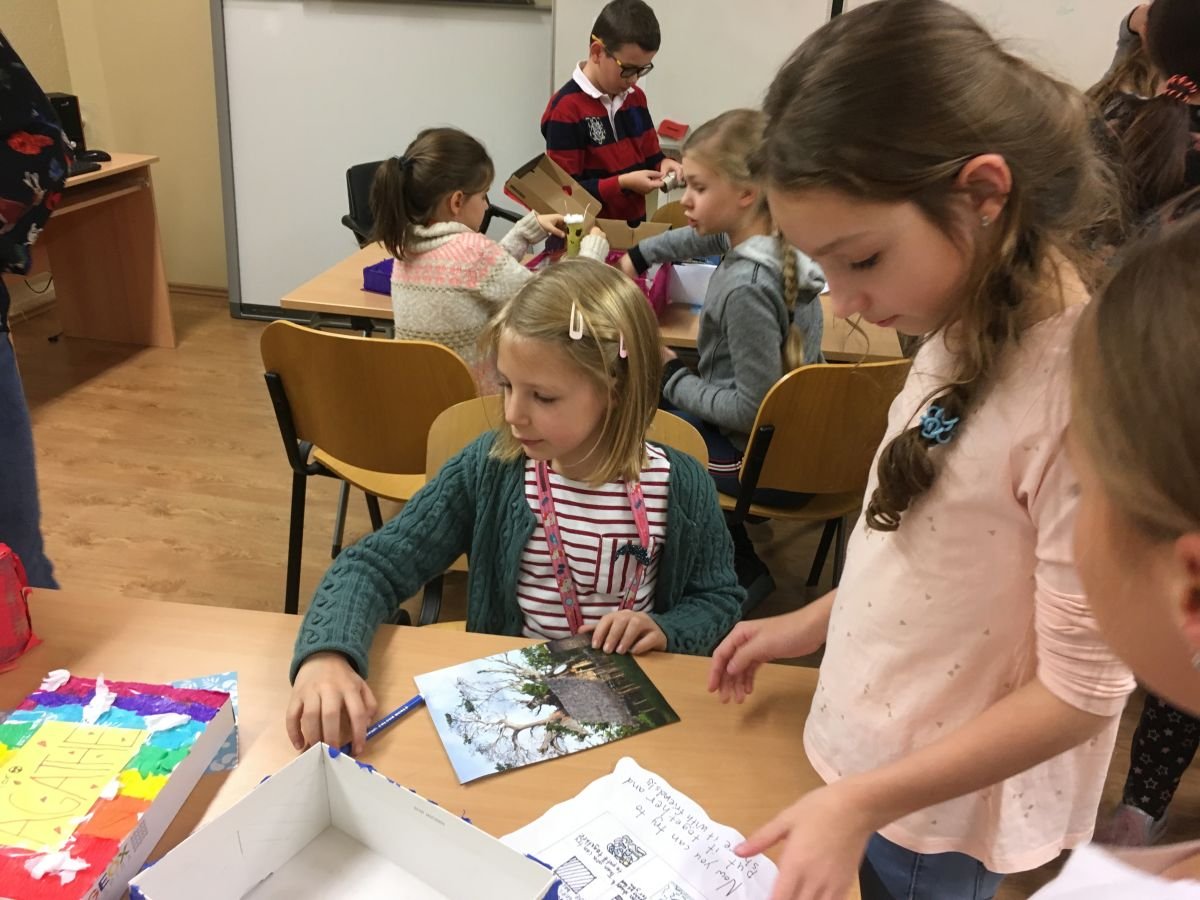 PYP 4 welcoming PYP 1 into the PYP