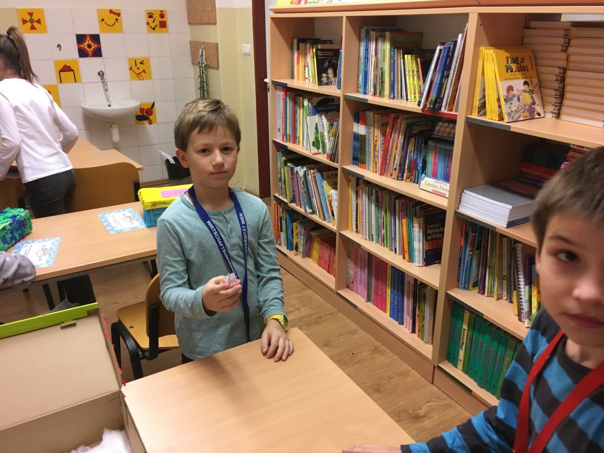 PYP 4 welcoming PYP 1 into the PYP