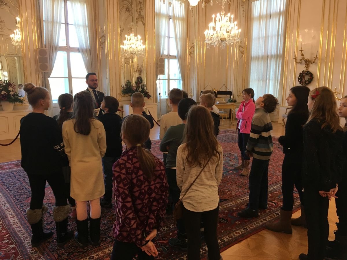 PYP 4 Vising the president