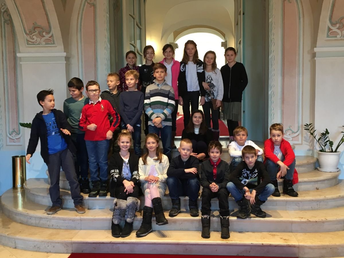 PYP 4 Vising the president