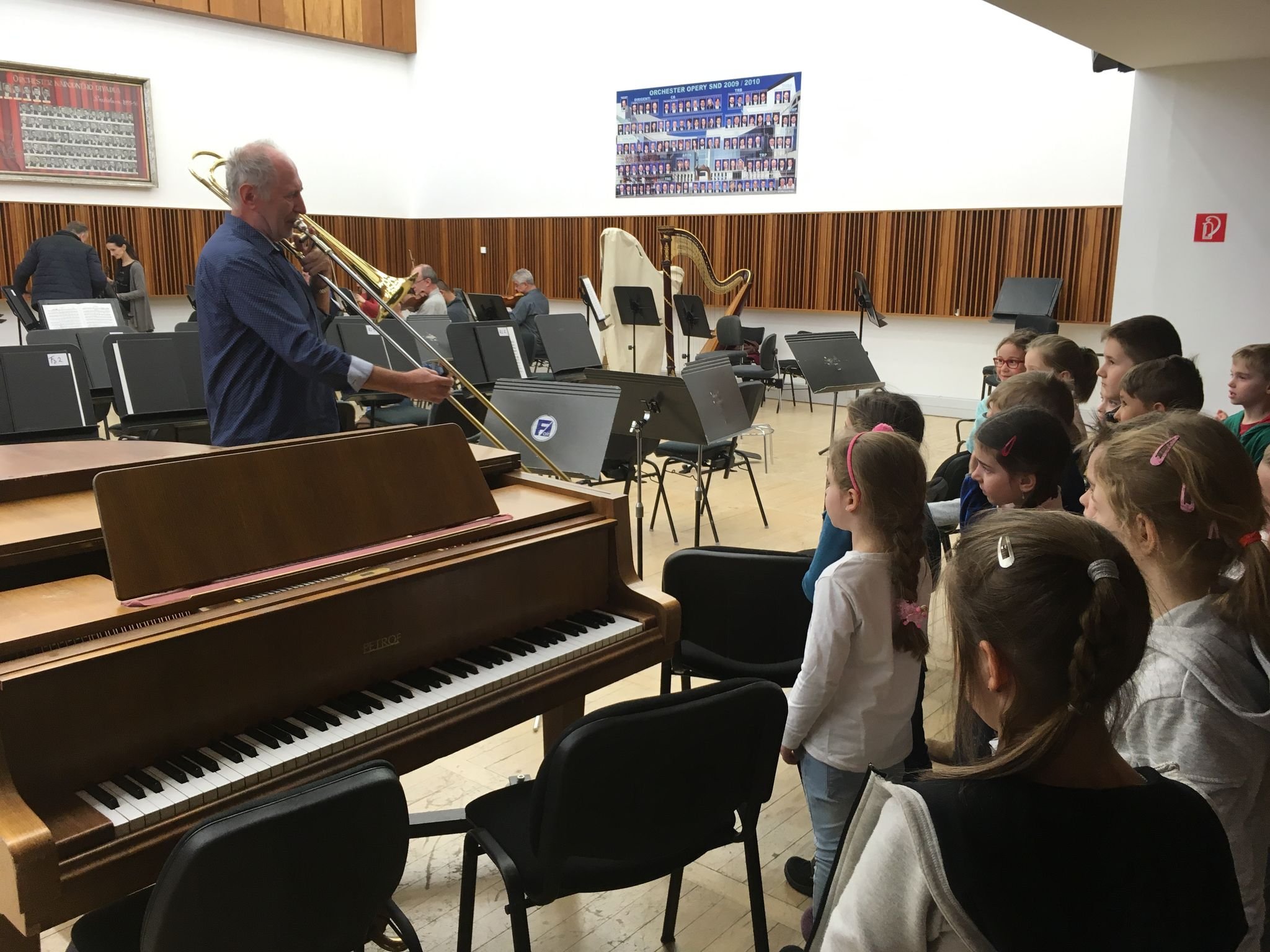 PYP 1 - visit of the Slovak National Theater - different jobs