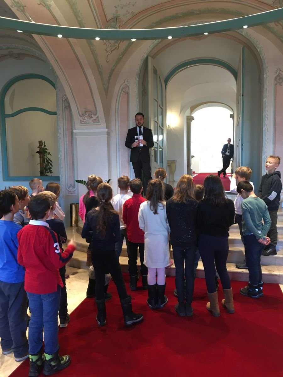 PYP 4 Vising the president